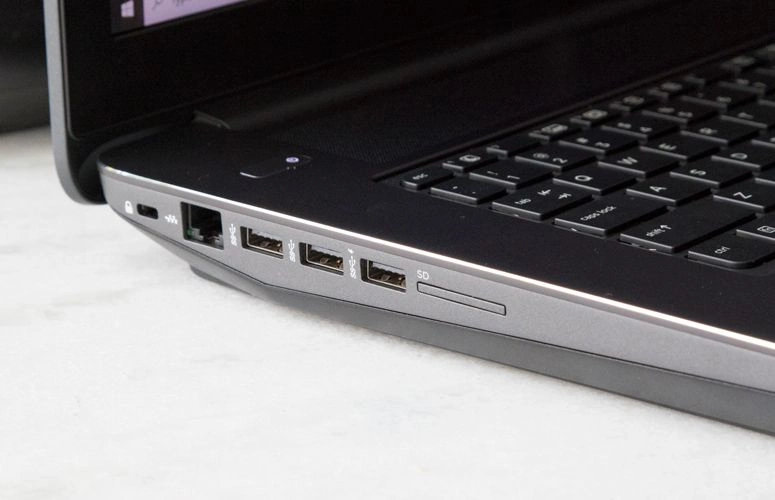 ZBook 17 port