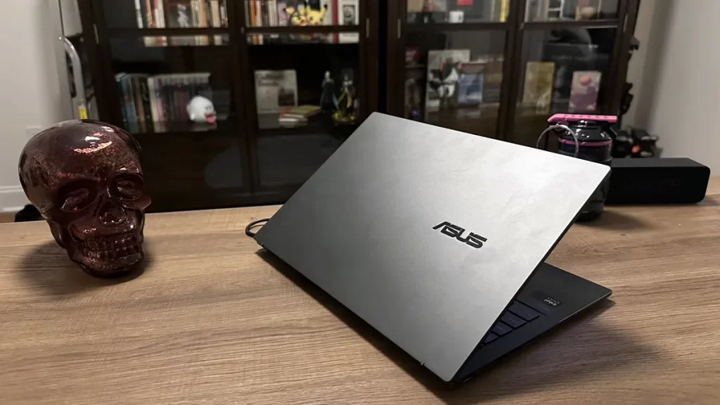  Asus Zenbook 14 OLED (Q425M)